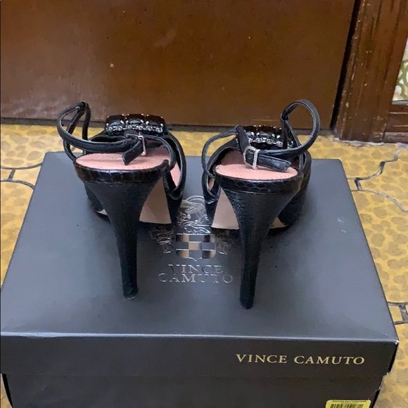 Heels - Picture 3 of 4